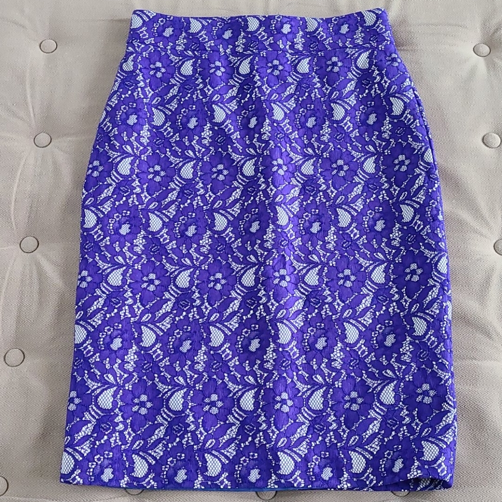 Blue Floral Lace Below the Knee Pencil Skirt